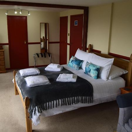 Cwmwennol Country House 손더스풋 외부 사진