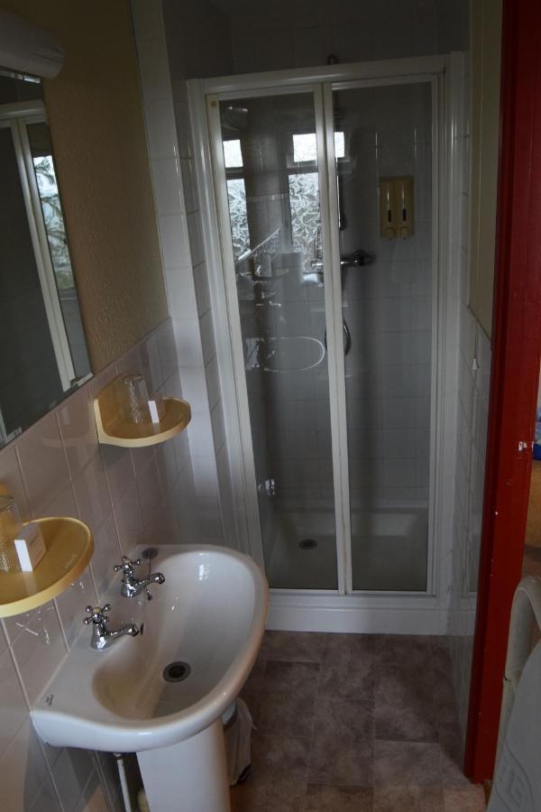 Cwmwennol Country House 손더스풋 외부 사진