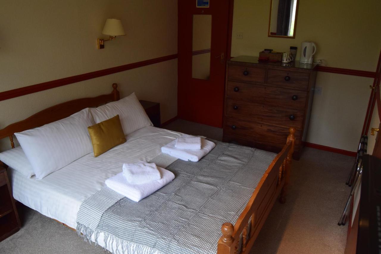 Cwmwennol Country House 손더스풋 외부 사진