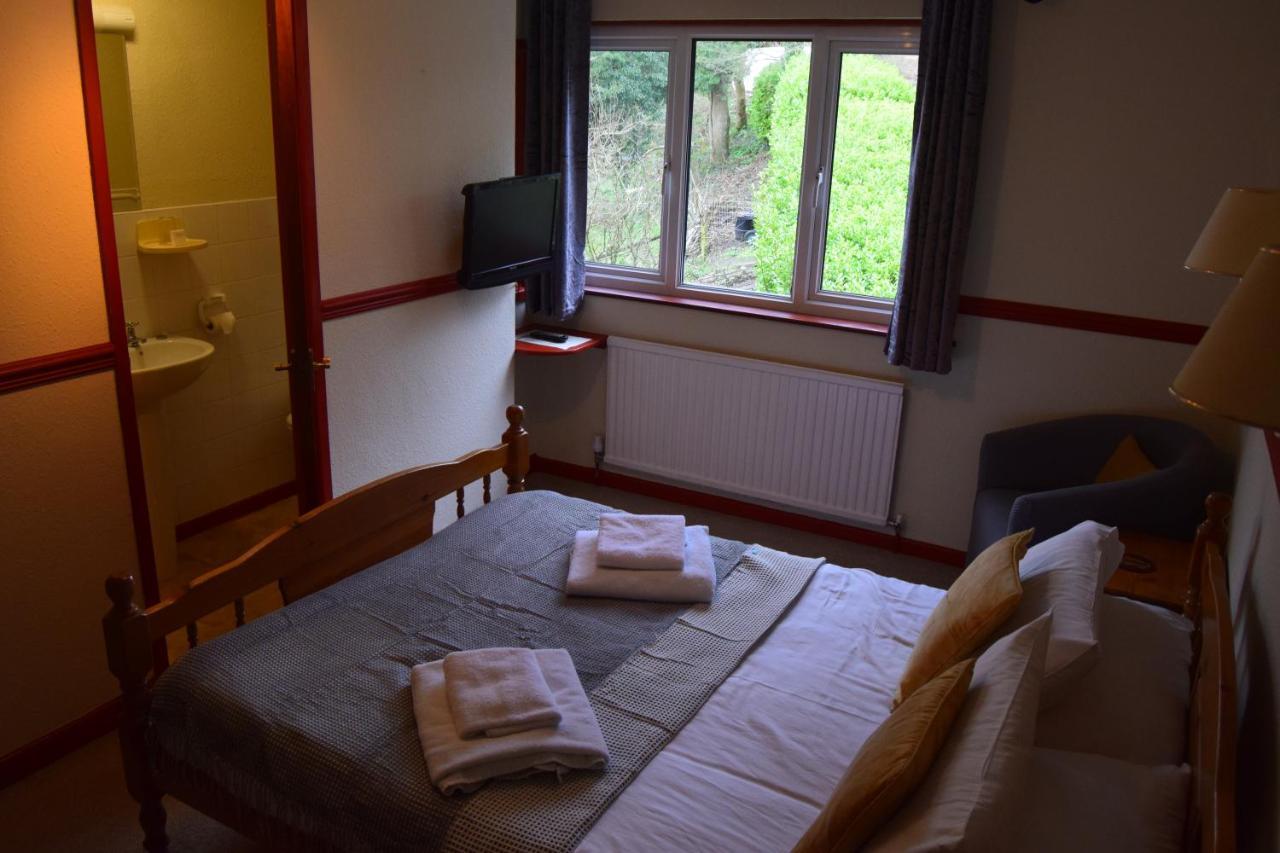 Cwmwennol Country House 손더스풋 외부 사진