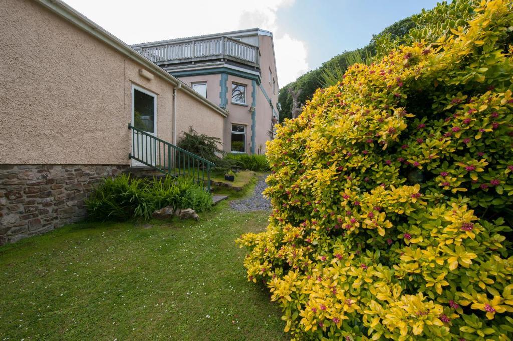 Cwmwennol Country House 손더스풋 외부 사진
