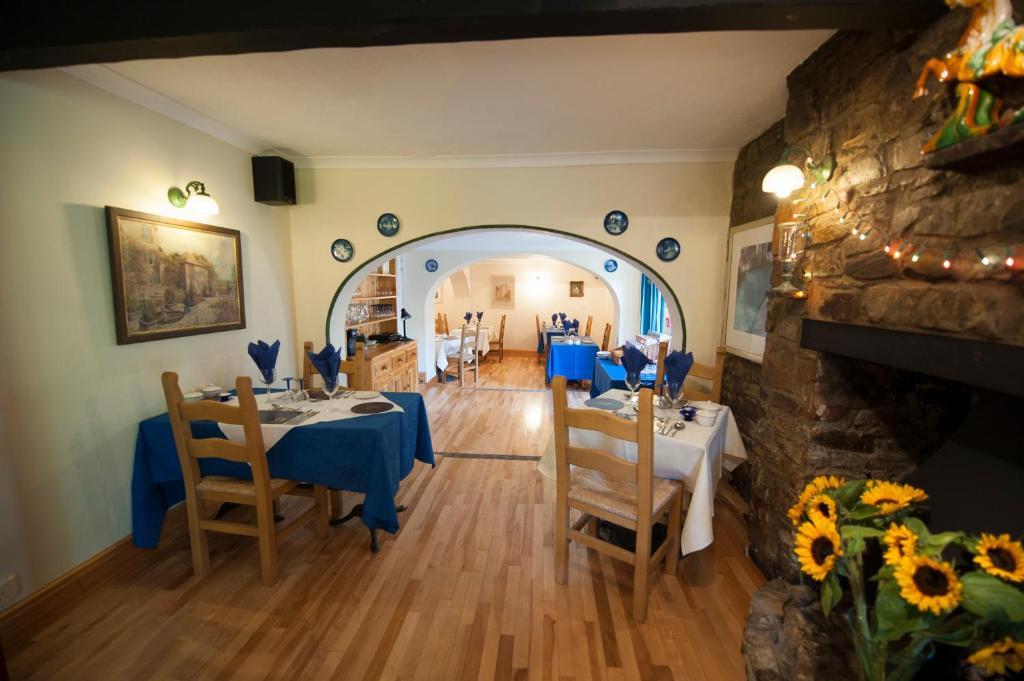 Cwmwennol Country House 손더스풋 외부 사진